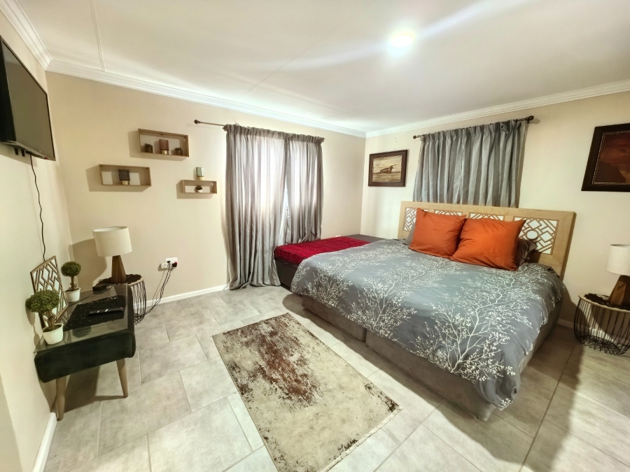 4 Bedroom Property for Sale in Paradise Beach Eastern Cape